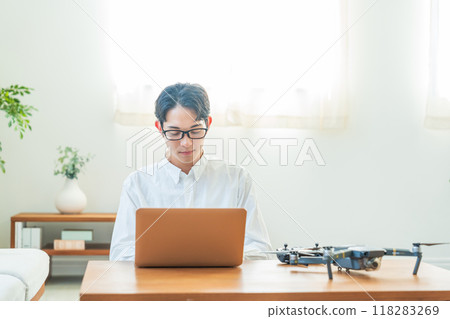 Drone, computer, young man 118283269