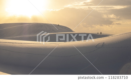 Tottori Sand Dunes: Snow Scene at Sunset 118283710
