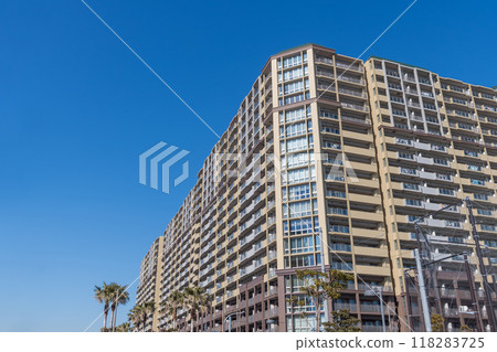 Mansion in the blue sky Mansion in the blue sky 118283725