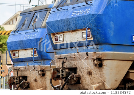 吹田機務段一輛瀕臨報廢的EF200型電力機車。 118284572