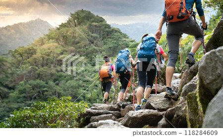 登山 118284609