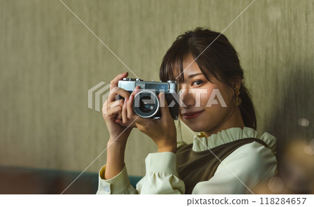 Camera girls 118284657