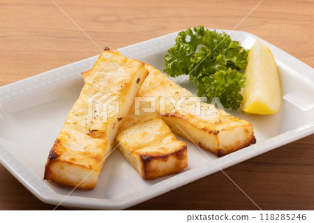 Grilled cheese (natural cheese) 118285246
