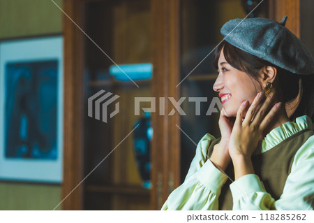 Rejoicing woman Rejoicing woman 118285262