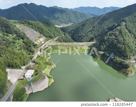 [從埼玉縣名栗湖上空鳥瞰] 從名栗湖中心看到的有馬水庫 118285447