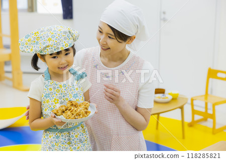 Food education: Cooking class image Food education: Cooking class image 118285821