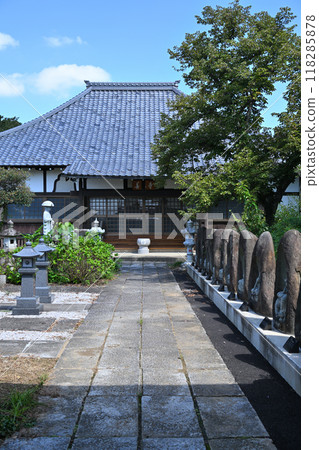 Zenpukuji Temple, main hall and 13 stone Buddha statues, Kawajima Town Zenpukuji Temple, main hall and 13 stone Buddha statues, Kawajima Town 118285878