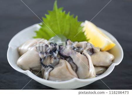 Fresh oyster 118286473