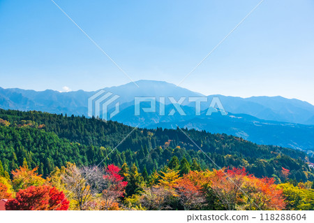 Tsumago-juku to Magome-juku Trail (Autumn): View of Mount Ena 118288604