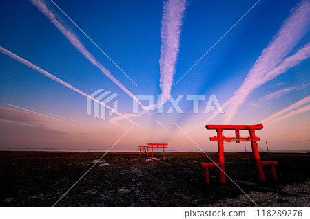 Contrails on an underwater torii gate Contrails on an underwater torii gate 118289276