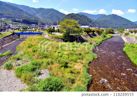 Chitose Bridge / View upstream from the confluence of the Yokokawa River and the Koyokokawa River (Tatsuno Town, Nagano Prefecture) [September 2024] 118289555