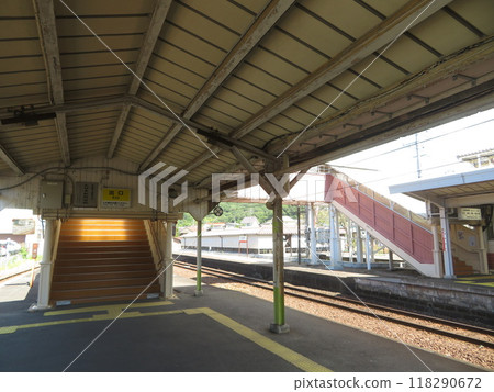 Oda City Station Overpass: Japan's oldest cast iron gatepost 118290672