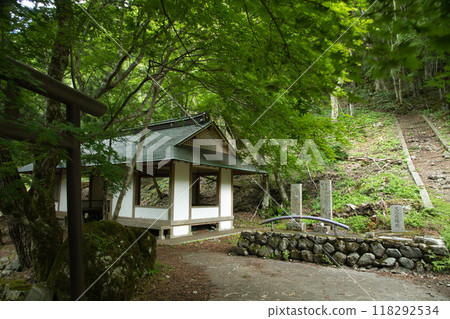 觀音峰休息所（觀音峰登山道）[奈良縣天川村] 118292534