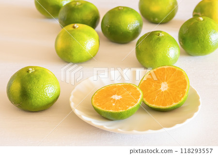 Very early mandarin orange slices 118293557