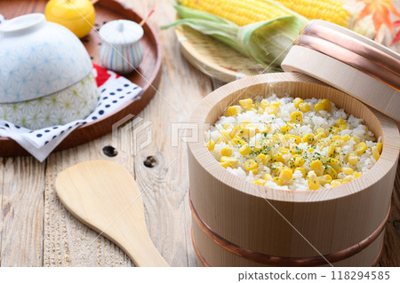 玉米米飯盛在碗裡 玉米米飯盛在碗裡 118294585
