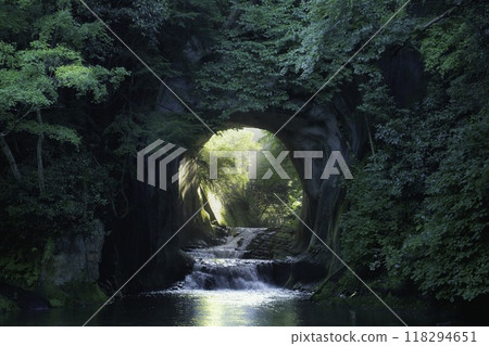 Mysterious waterfall 118294651