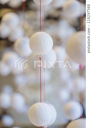 Background material: Floating balls of yarn 118297568