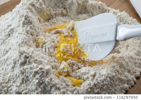 麵粉和雞蛋 麵粉和雞蛋 118297950