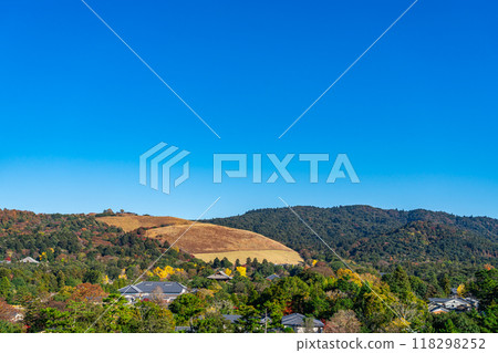 [Nara Prefecture] Mount Wakakusa as seen from the Nara Prefectural Office 118298252