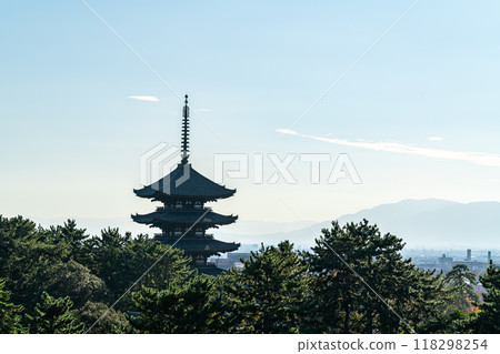 [奈良縣] 從奈良縣政府可見的興福寺五層寶塔 118298254