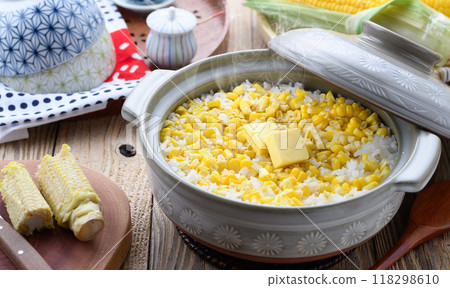 Corn rice cooked in a clay pot Corn rice cooked in a clay pot 118298610