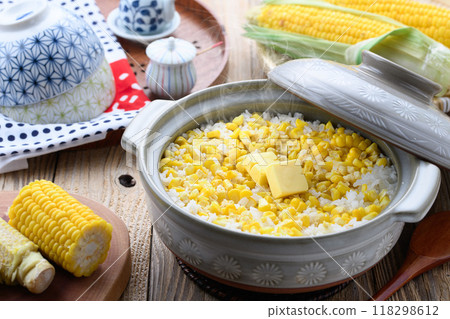 玉米飯用砂鍋煮 玉米飯用砂鍋煮 118298612
