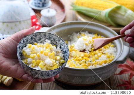 玉米飯用砂鍋煮 118298650