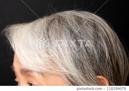 Senior woman with gray hair 118299079