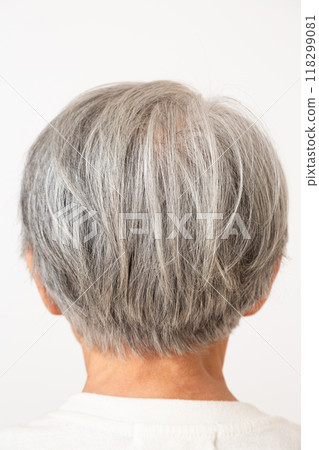 Senior woman with gray hair 118299081