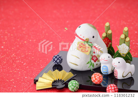 生肖蛇年（嘴裡叼著哈馬亞的蛇家族） 118301232
