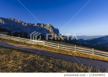 Peitlerkofel Mountain, Dolomiti near San Martin De Tor, South Tyrol, Italy Peitlerkofel Mountain, Dolomiti near San Martin De Tor, South Tyrol, Italy 118304691
