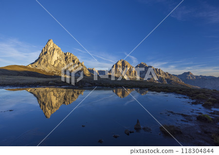 Giau Pass (Passo Giau), Dolomites Alps, South Tyrol, Italy Giau Pass (Passo Giau), Dolomites Alps, South Tyrol, Italy 118304844