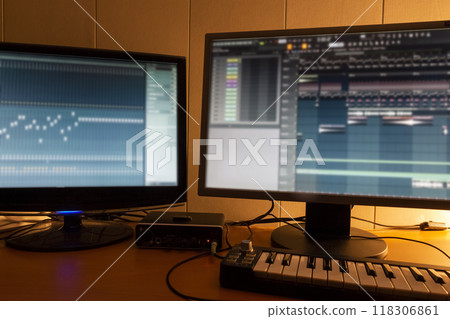 Home music studio 118306861