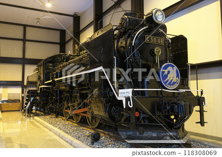 Head mark of the C58 steam locomotive "Tsubame" on display in Kyoto 118308069