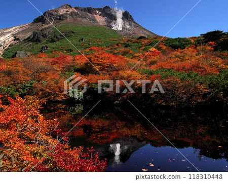 Nasu Chausu volcano reflected in Hyotan Pond Nasu Chausu volcano reflected in Hyotan Pond 118310448