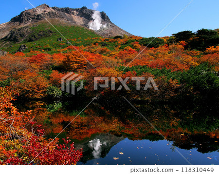 Nasu Chausu volcano reflected in Hyotan Pond Nasu Chausu volcano reflected in Hyotan Pond 118310449