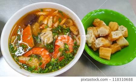Vietnamese Thick Noodle Soup With Crab, Shrimp And Youtiao. Vietnamese Thick Noodle Soup With Crab, Shrimp And Youtiao. 118310688