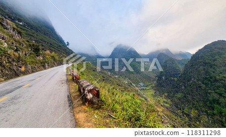 Landscape Of Ma Pi Leng Pass In Ha Giang Province, Vietnam 118311298