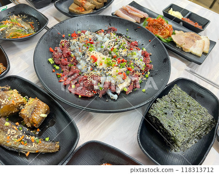 korean style raw beef octopus slice korean style raw beef octopus slice 118313712