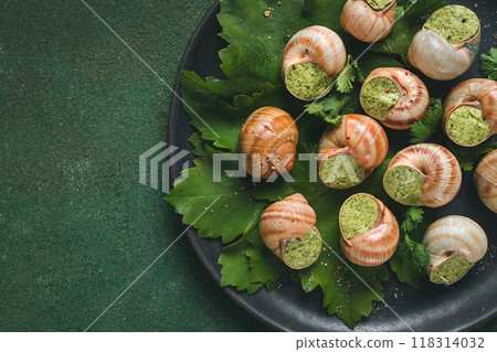 grape snails , stuffed in burgundy, french cuisine, 118314032