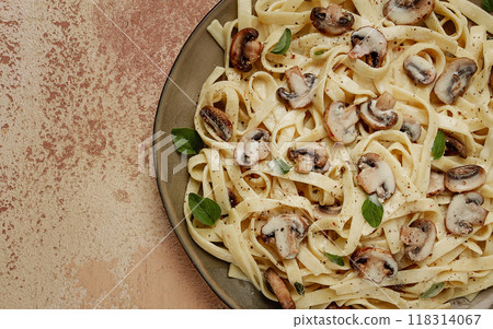 fettuccine with champignons, basil, in cream sauce, homemade, no people, fettuccine with champignons, basil, in cream sauce, homemade, no people, 118314067