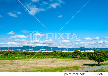 夏季淀川公園的運動場 夏季淀川公園的運動場 118315922