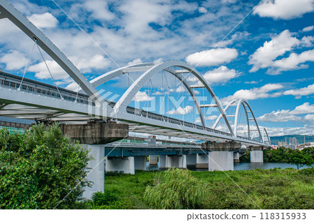 大阪單軌電車鐵橋和淀川鳥海橋 大阪單軌電車鐵橋和淀川鳥海橋 118315933