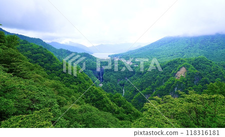 從明智平展望台看到的華嚴瀑布和中禪寺湖 118316181