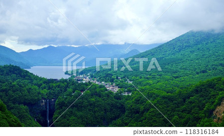 從明智平展望台看到的華嚴瀑布和中禪寺湖 118316184