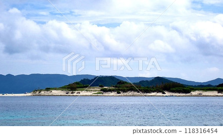 從沖繩縣嘉熙島看到的慶良間群島和海景 118316454