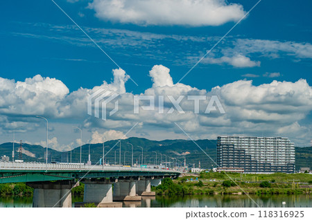 Hirakata Ohashi Bridge and Takatsuki City apartments Hirakata Ohashi Bridge and Takatsuki City apartments 118316925