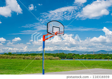 Basketball court at Yodogawa River Park, Hirakata City Basketball court at Yodogawa River Park, Hirakata City 118316939
