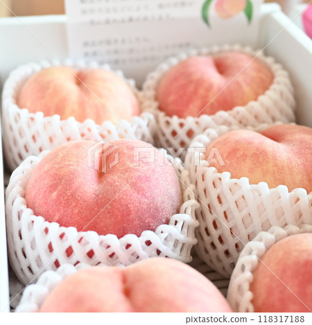 Gift Peaches 118317188