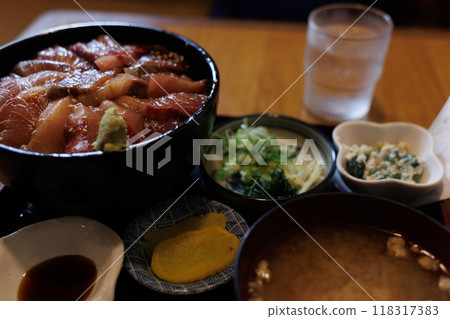 Izakaya Lunch: Pickled Yellowtail Rice Bowl (Aomori Prefecture) 118317383